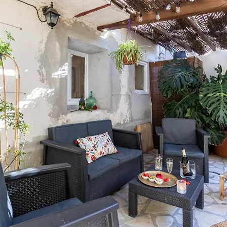 Studio Joelle Apartment *
